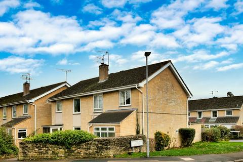 3 bedroom semi-detached house to rent, Hakeburn Road, Cirencester, GL7