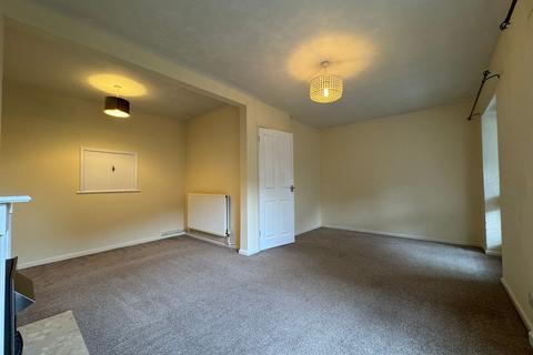 3 bedroom semi-detached house to rent, Hakeburn Road, Cirencester, GL7