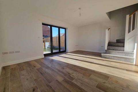 3 bedroom semi-detached house to rent, Ruskington, Sleaford NG34