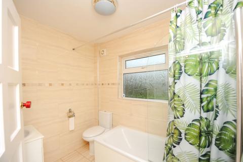 2 bedroom flat to rent, Audley Court, Pinner, HA5