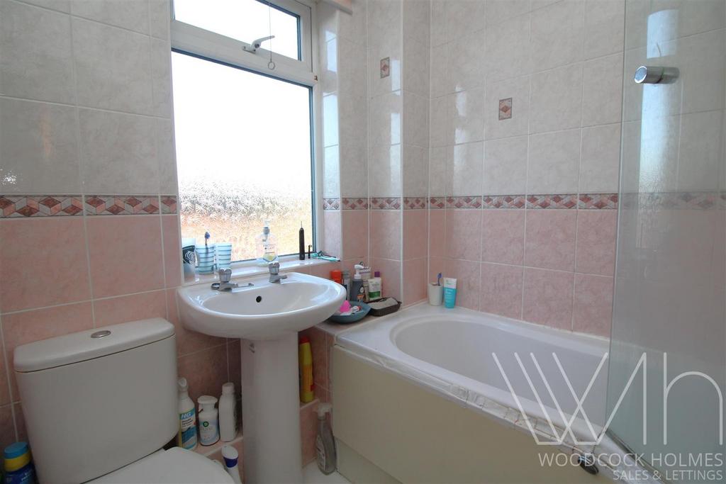 Bathroom .JPG