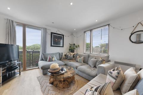 2 bedroom flat for sale, Island House, London E3