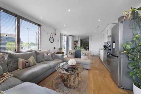 2 bedroom flat for sale, Island House, London E3