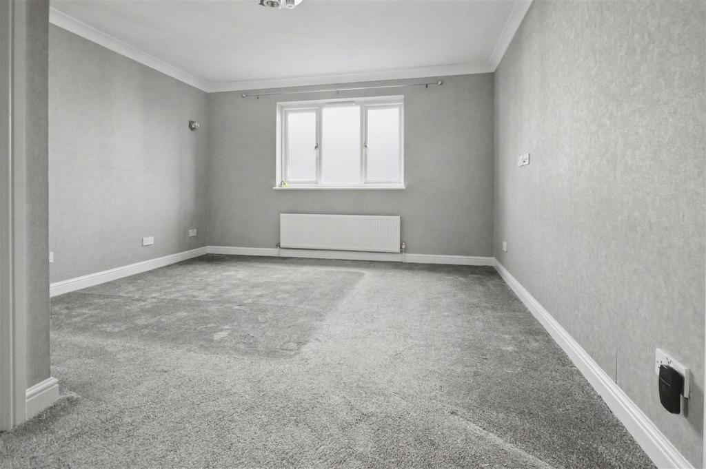 Master Bedroom (11).jpeg