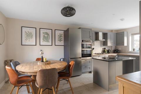 3 bedroom detached house for sale, Orchard Way, Weymouth