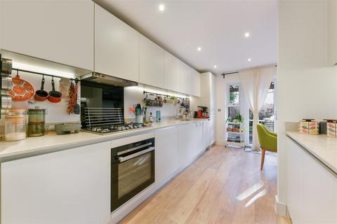 undefined, Daffodil Close, Mitcham CR4