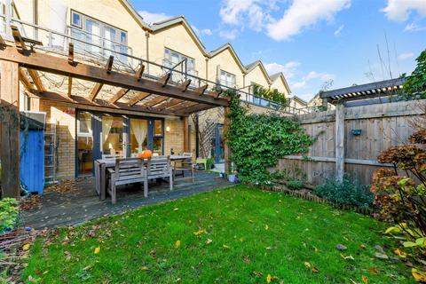 undefined, Daffodil Close, Mitcham CR4