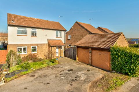 3 bedroom detached house to rent, Ripon Way, Hertfordshire AL4