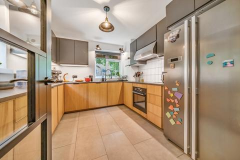 4 bedroom flat to rent, Glen Albyn Road, London, SW19