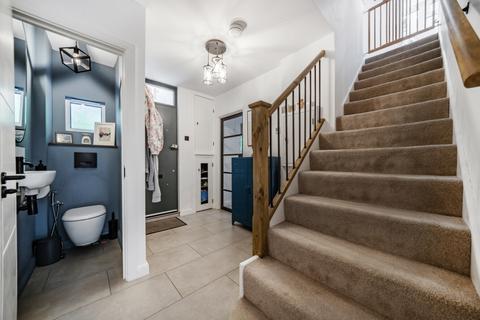 4 bedroom flat to rent, Glen Albyn Road, London, SW19