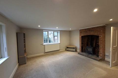 3 bedroom semi-detached house to rent, Ashbourne, Derbyshire