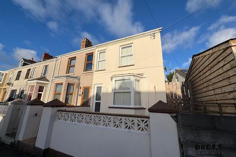 3 bedroom end of terrace house to rent, 16 Cromwell Road, Milford Haven, Pembrokeshire. SA73 2EG