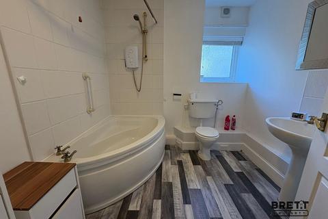 3 bedroom end of terrace house to rent, 16 Cromwell Road, Milford Haven, Pembrokeshire. SA73 2EG