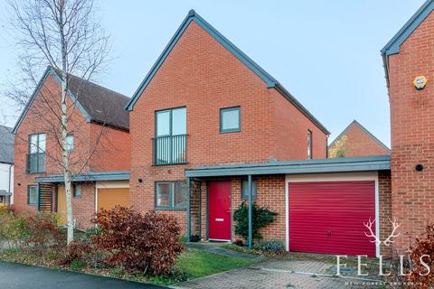 3 bedroom detached house for sale, Neptune Drive, Ringwood BH24