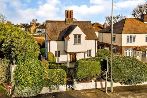Hornchurch Road, Hornchurch, RM11
