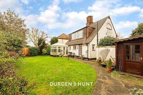 Hornchurch Road, Hornchurch, RM11
