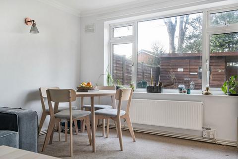 2 bedroom maisonette for sale, Guildford Road Bookham