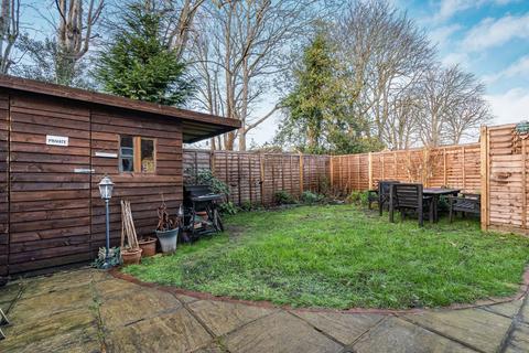 2 bedroom maisonette for sale, Guildford Road Bookham