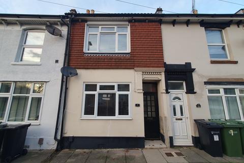 3 bedroom terraced house to rent, Bevis Road, Portsmouth, PO2
