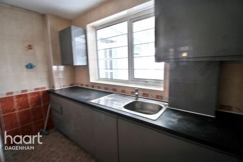 3 bedroom terraced house to rent, Lodge Avenue, DAGENHAM