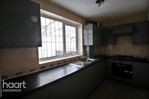3 bedroom terraced house to rent, Lodge Avenue, DAGENHAM