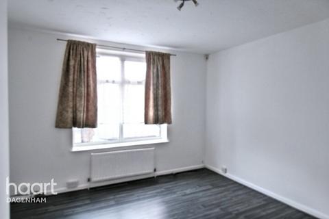 3 bedroom terraced house to rent, Lodge Avenue, DAGENHAM