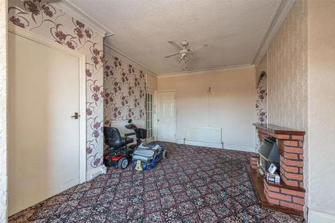 2 bedroom bungalow for sale, South Lane Gardens, Elland