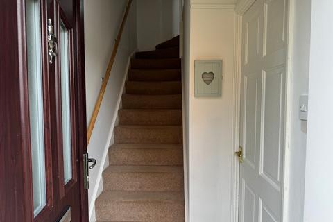 2 bedroom semi-detached house to rent, Smalley Drive, Oakwood, DE21