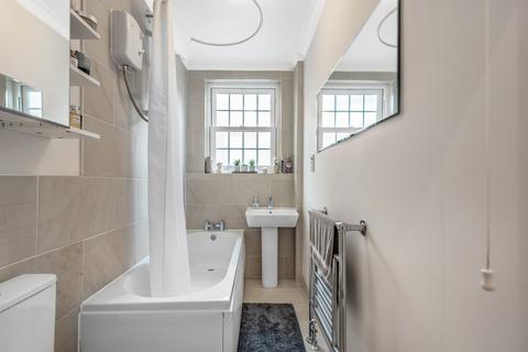 2 bedroom flat for sale, Heathwall Street, Battersea, London, SW11
