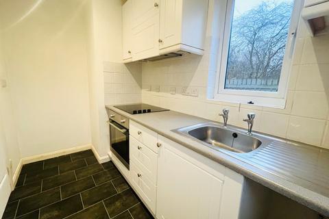 2 bedroom terraced house to rent, Carvel Way, Littlehampton, BN17