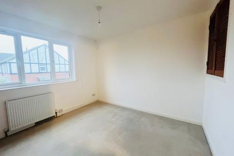 2 bedroom terraced house to rent, Carvel Way, Littlehampton, BN17