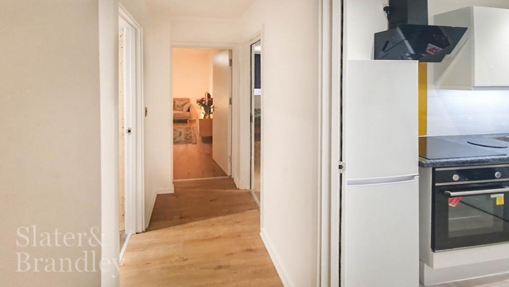 Lrg Flat 4 Hall