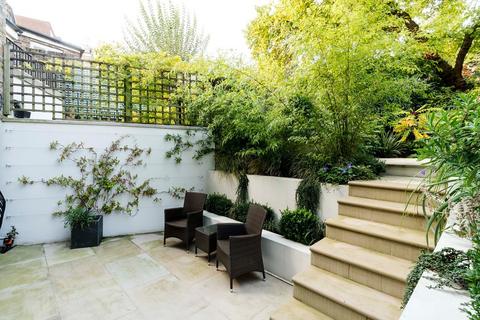 3 bedroom flat for sale, Parkhill Road, Belsize Park, London, NW3