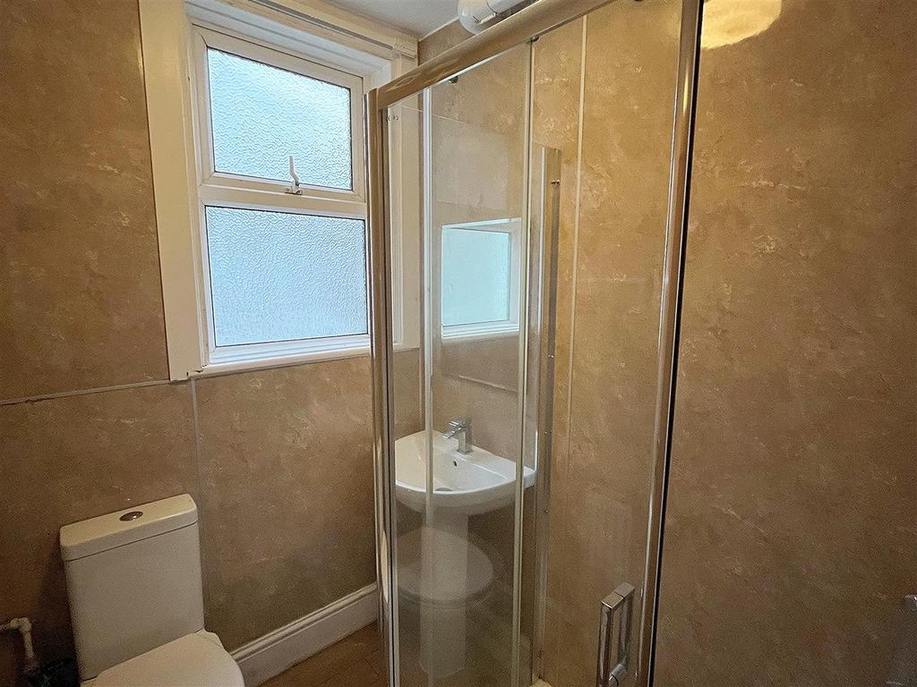 Shower Room.jpg