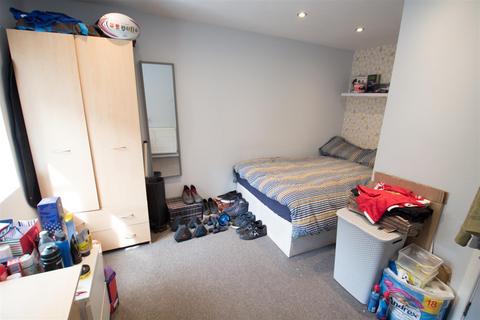 4 bedroom terraced house to rent, Trelawn Terrace, Leeds,  LS6 3JN