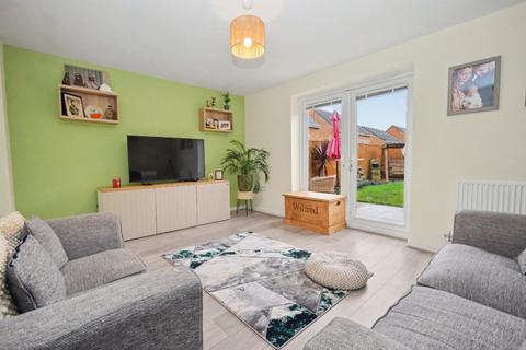 3 bedroom semi-detached house for sale, Milton Road, Wakefield, West Yorkshire