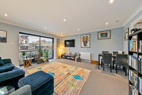 2 bedroom apartment for sale, Becketts Place, Hampton Wick, Kingston upon Thames, KT1