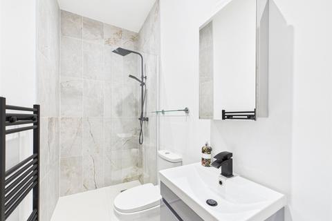 1 bedroom apartment to rent, St. Margarets Road, St Margarets
