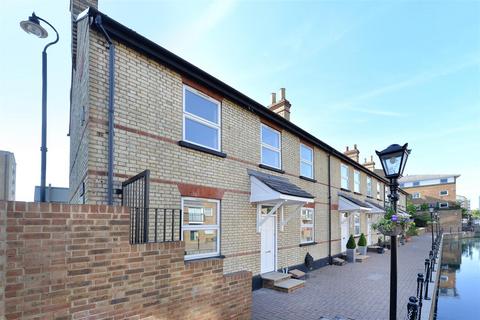 undefined, Albert Mews, Limehouse, London, E14