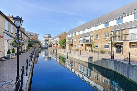 undefined, Albert Mews, Limehouse, London, E14