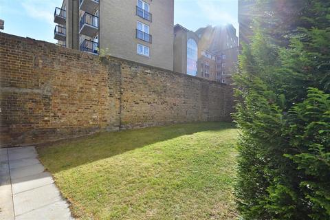 undefined, Albert Mews, Limehouse, London, E14