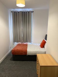 3 bedroom house to rent, 7 Pennington Grove, LS6 2JL
