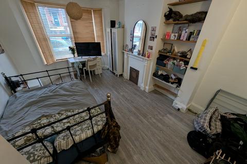 4 bedroom terraced house to rent, Brighton BN2