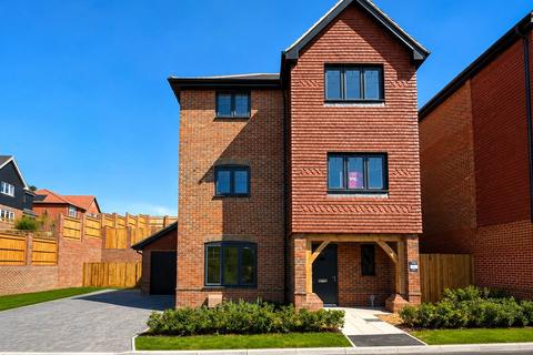4 bedroom detached house for sale, Hackney Way, Reading RG7