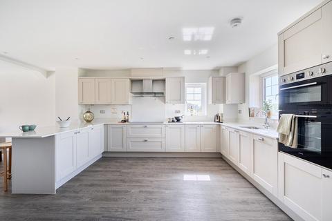 4 bedroom detached house for sale, Hackney Way, Reading RG7