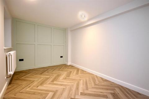 1 bedroom flat to rent, Burlington Place, Eastbourne, BN21