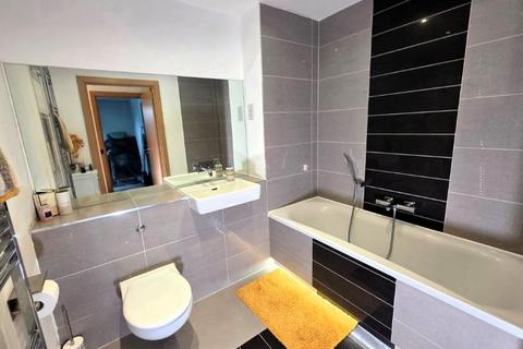 2 bedroom apartment to rent, Zodiac Close, Edgware, HA8
