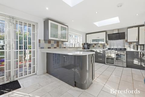 3 bedroom semi-detached house for sale, Shaw Crescent, Hutton, CM13