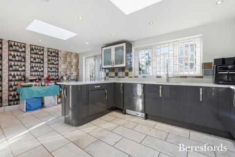 3 bedroom semi-detached house for sale, Shaw Crescent, Hutton, CM13