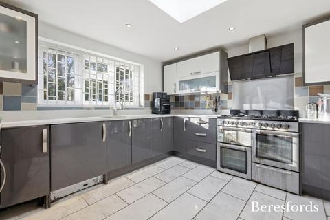 undefined, Shaw Crescent, Hutton, CM13